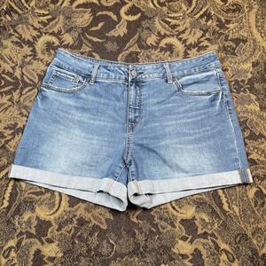 Time and Tru Women's Denim Shorts Mid Rise Cuffed Hem Medium Wash Size 14 C